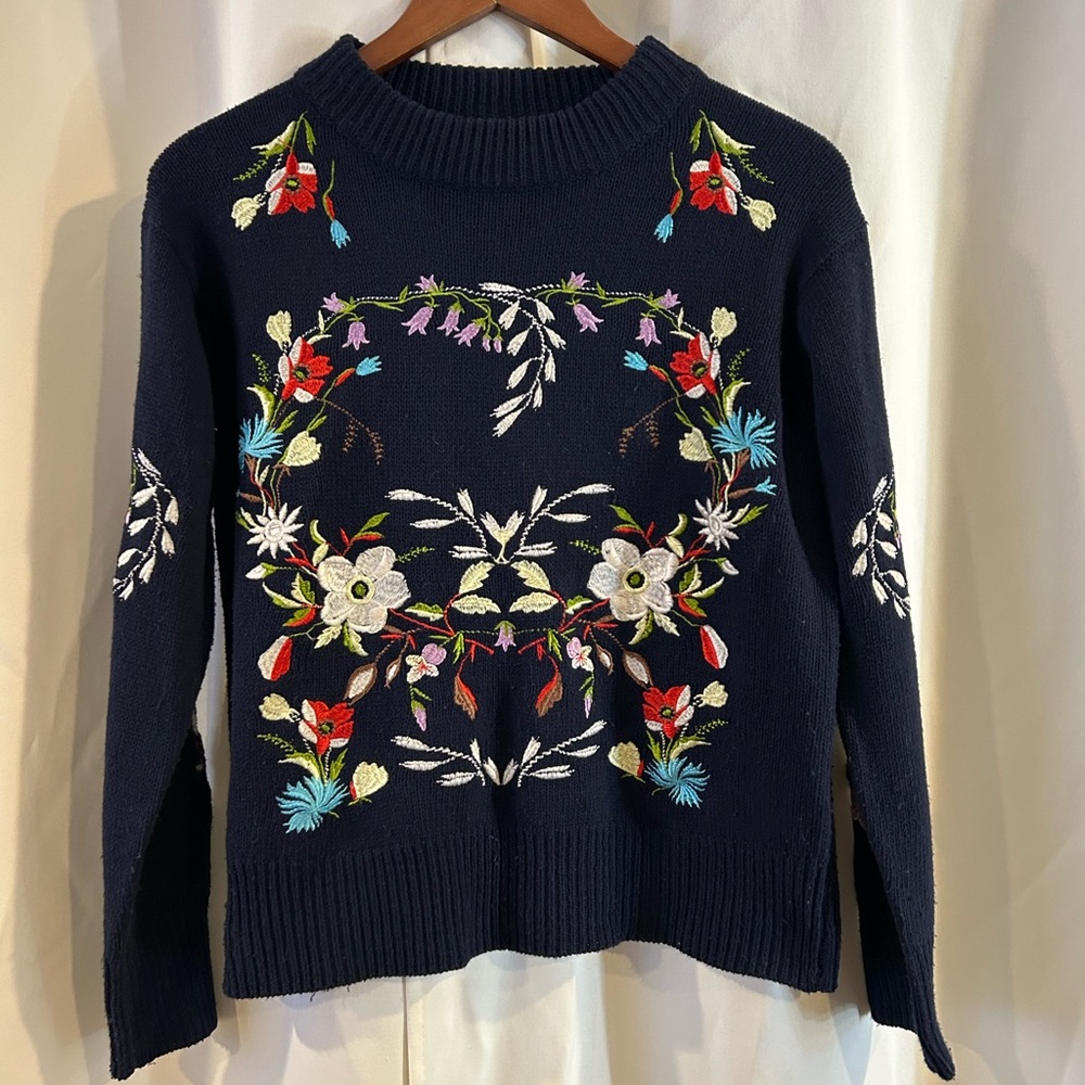 Woven Heart Sweater Floral Embroidered Women Size Small black Cotton Blend‎